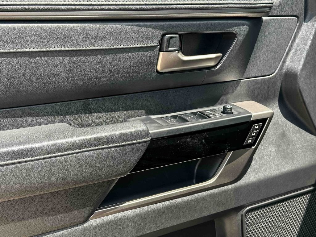 2024 Toyota Tundra Limited - Photo 16