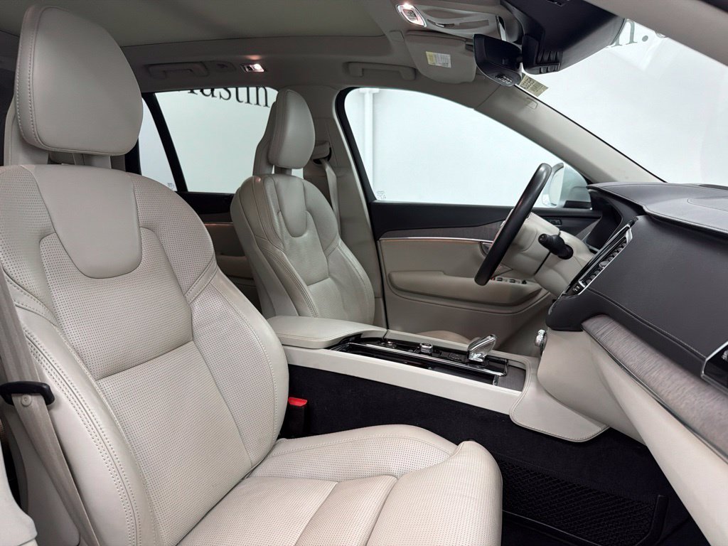 Used 2021 Silver Volvo T8 Inscription 7 Passenger image 33