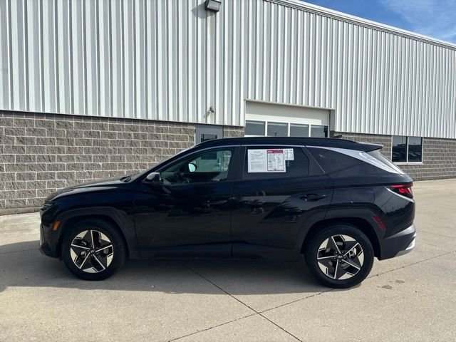 Used 2025 Phantom Black Hyundai SEL image 10