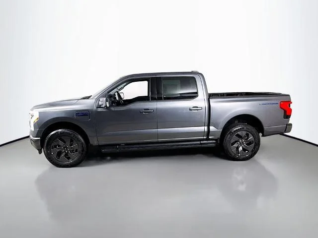 2025 Ford F-150 Lightning Flash - Photo 39