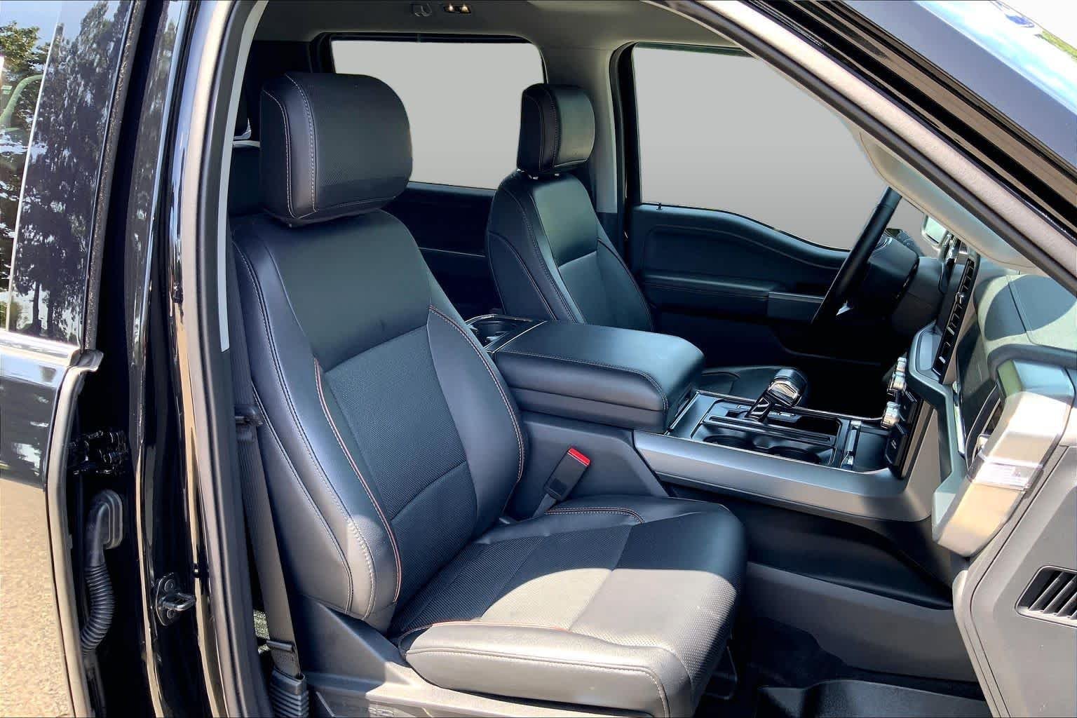 Used 2023 Agate Black Metallic Ford LARIAT image 8