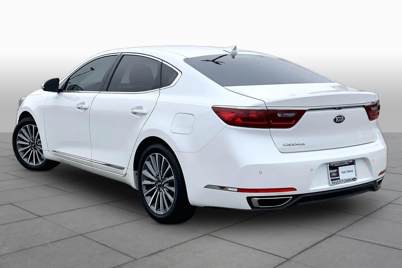 Used 2017 Snow White Pearl Kia Premium image 11