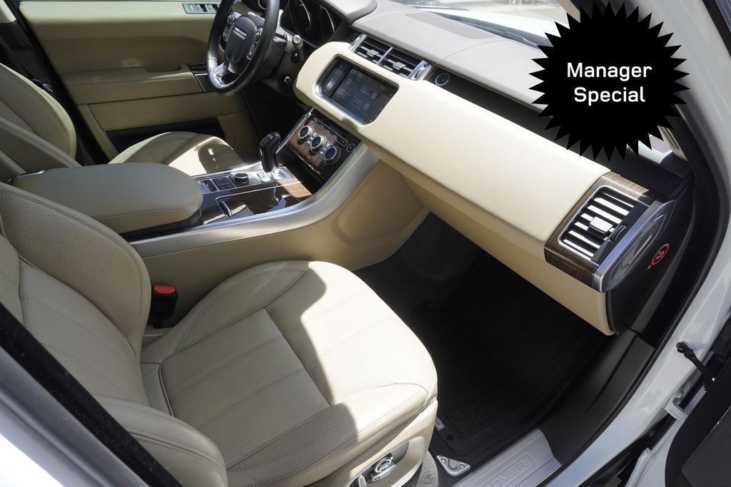 Used 2016 White Land Rover 3.0L V6 Supercharged HSE image 22