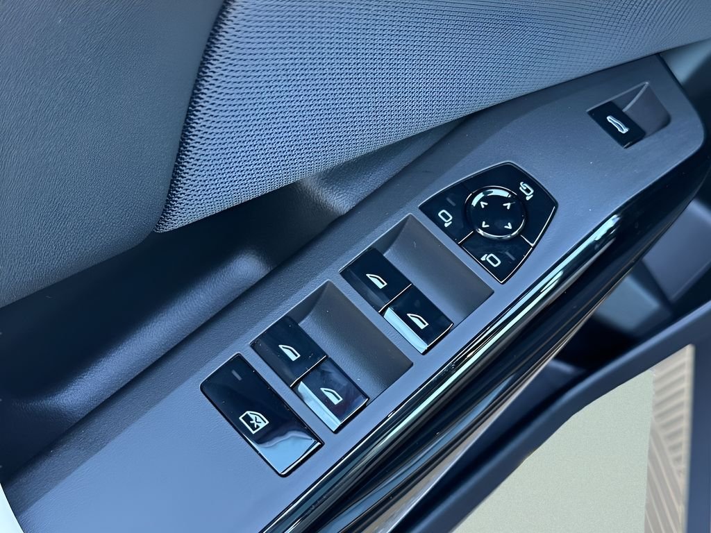 2026 BMW X3 30 - Photo 17