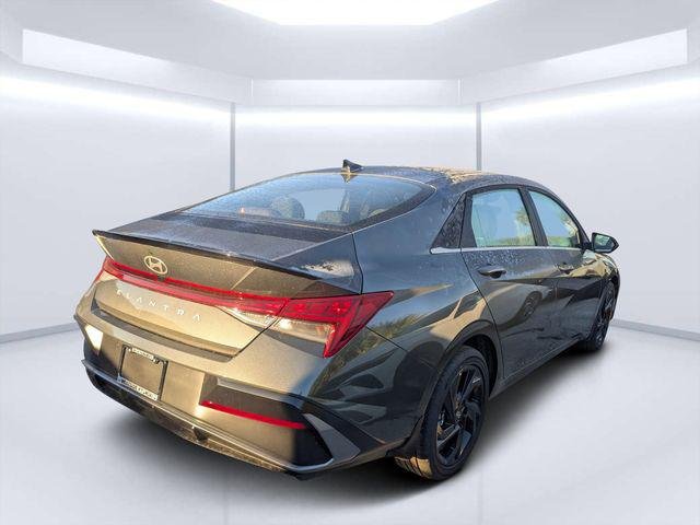 New 2026 Gray Hyundai SEL Sport Premium image 2