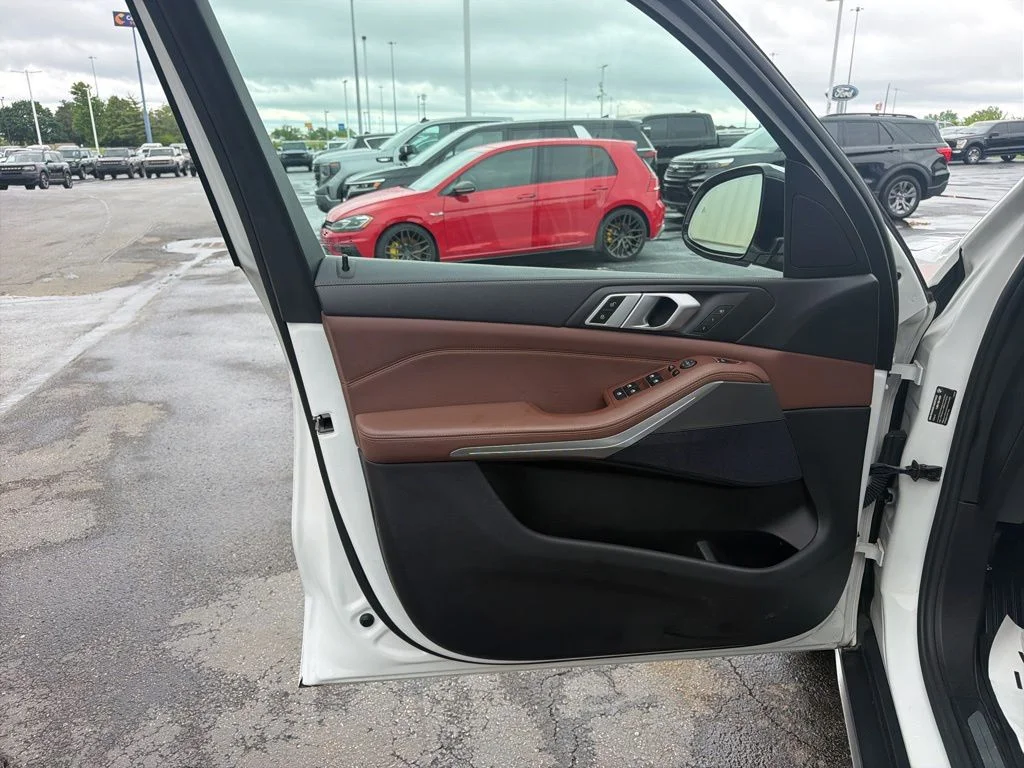 Certified Used 2019 Mineral White Metallic BMW xDrive40i image 19