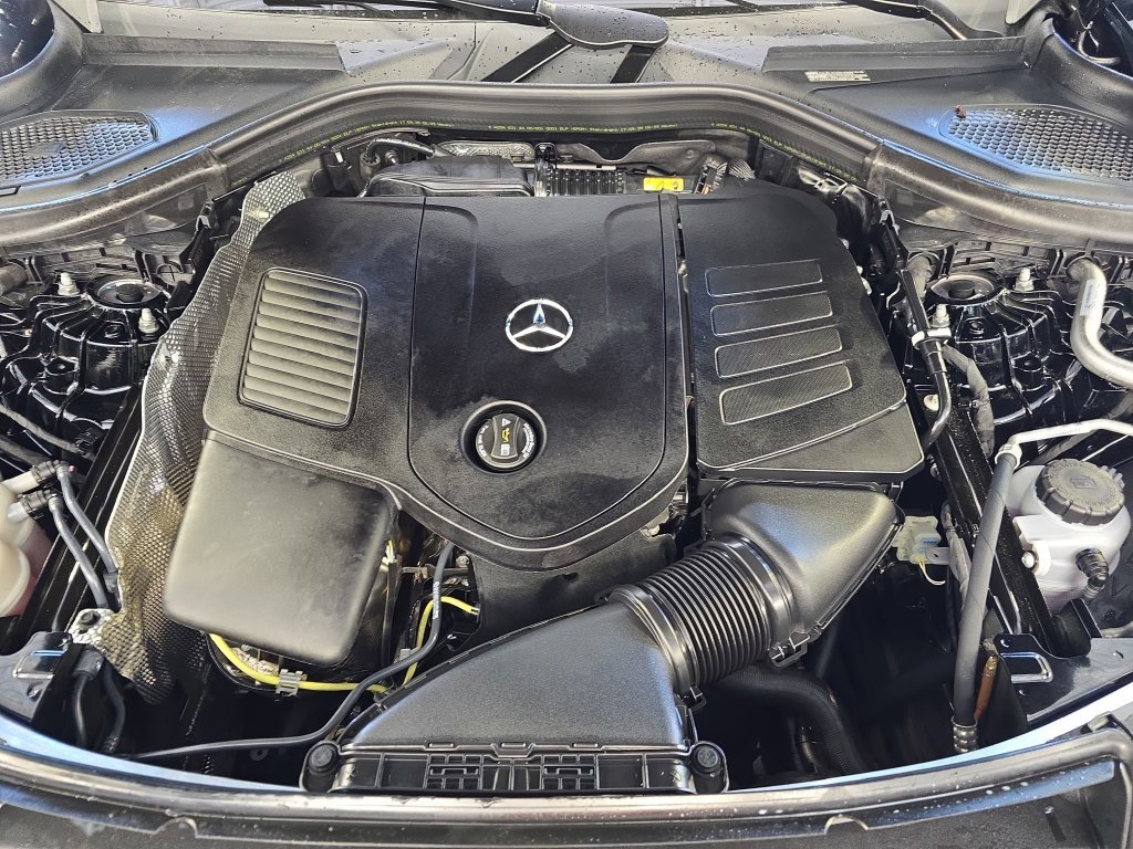 Certified Used 2026 Black Mercedes-Benz GLC 300 image 34