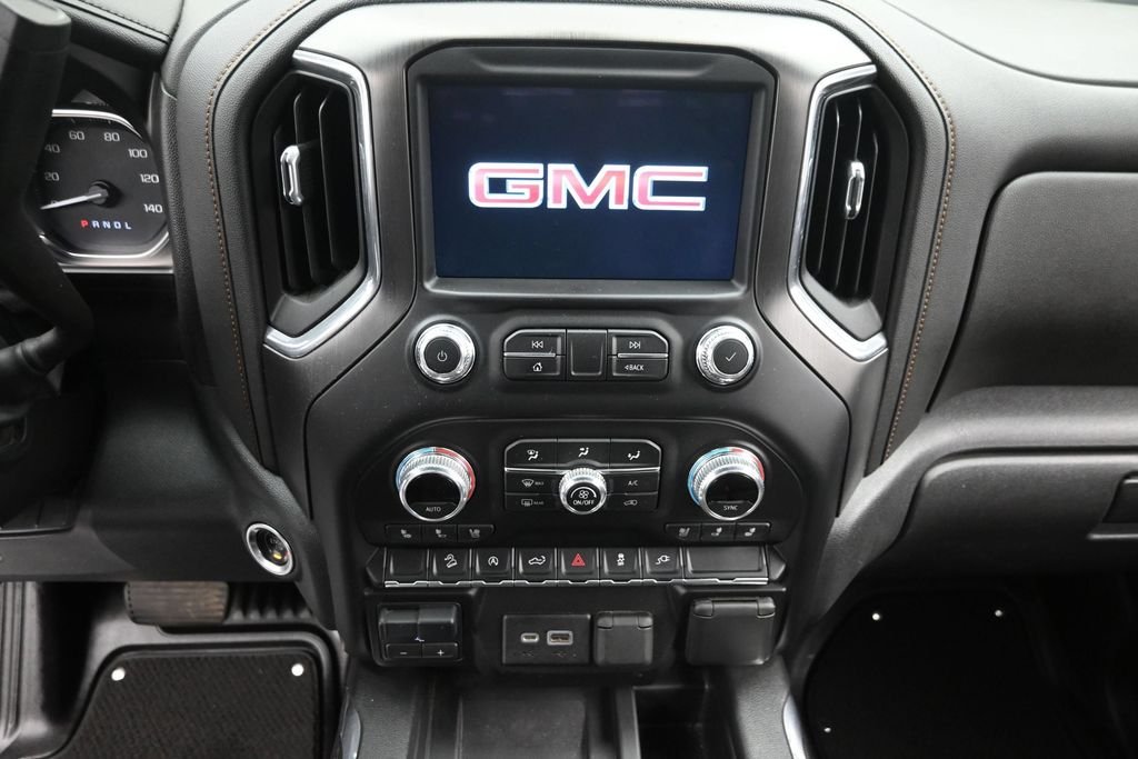 Used 2021 White GMC AT4 image 17