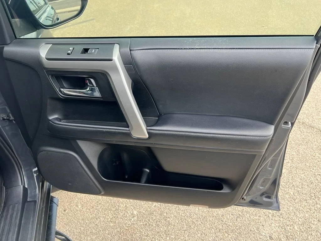 Used 2024  Toyota SR5 image 30