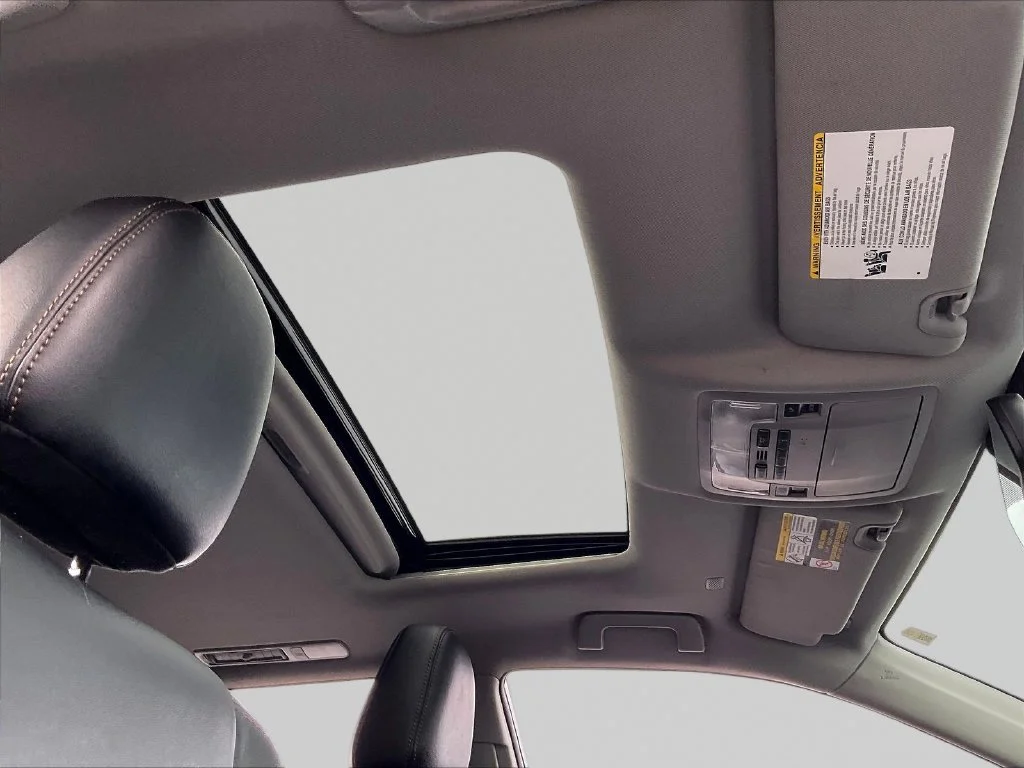 Used 2019 Blizzard Pearl Toyota XLE image 30