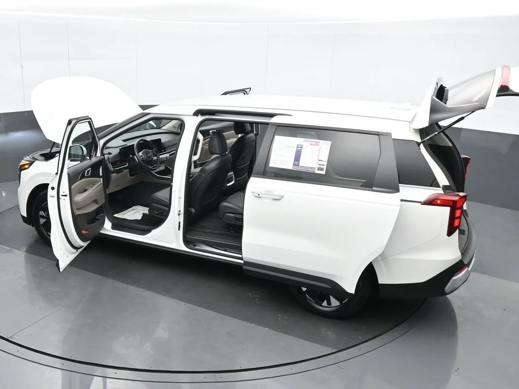 Used 2026 White Kia LXS image 40