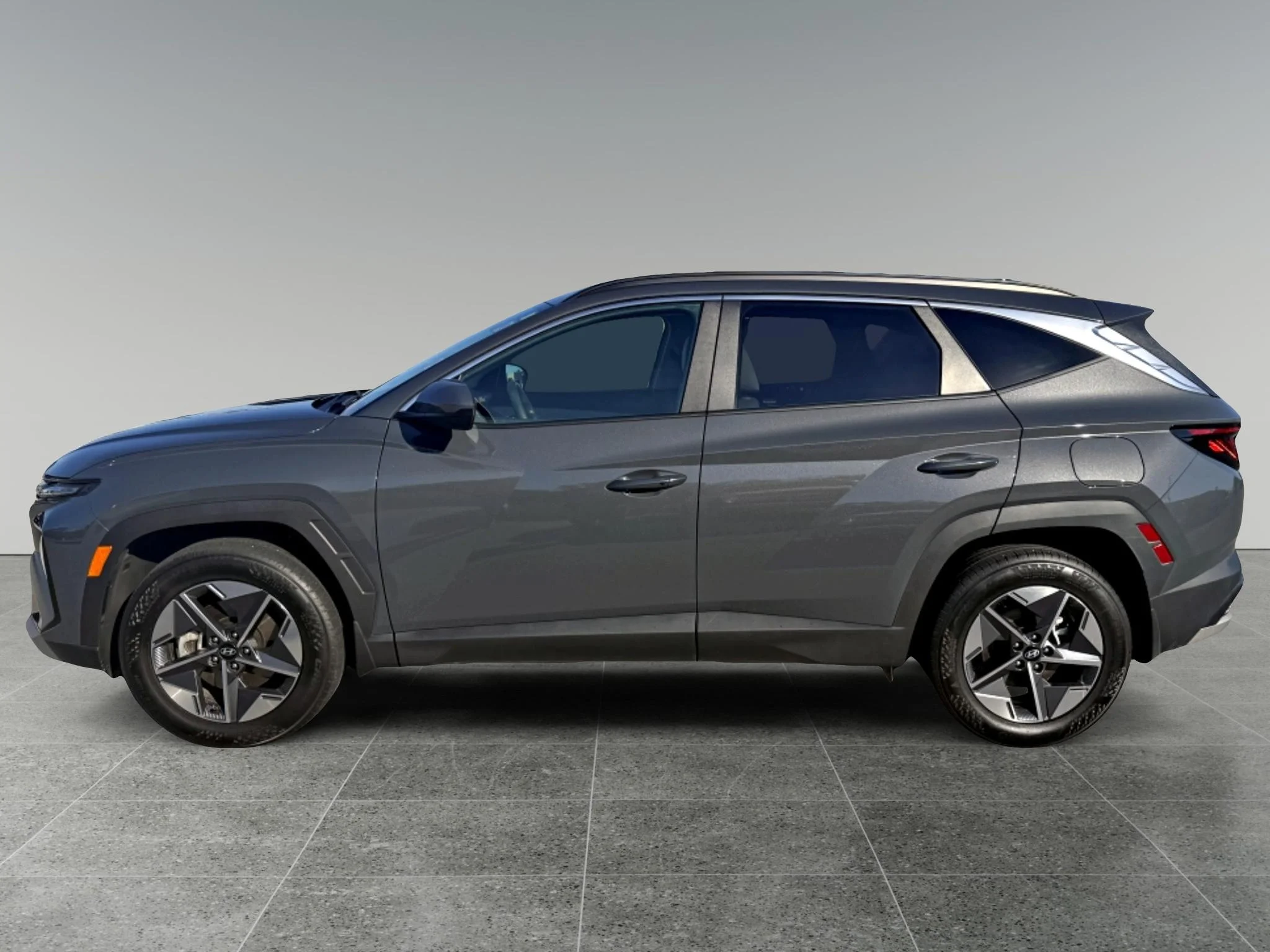 Used 2026 Ecotronic Gray Hyundai SEL image 9