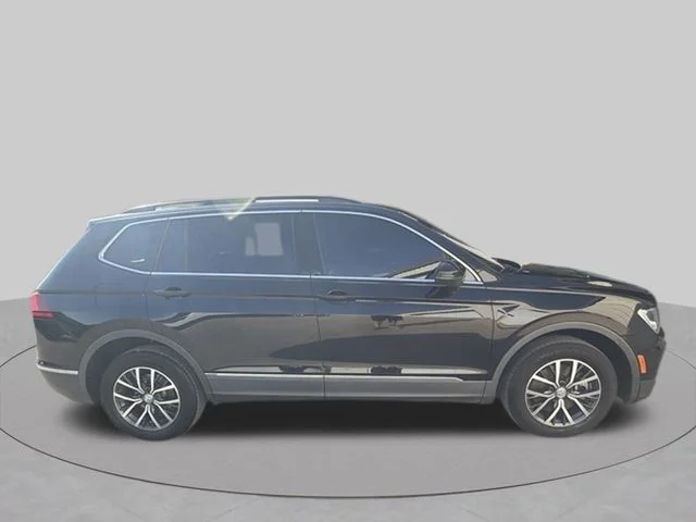 Used 2020 Black Volkswagen 2.0T SE image 2