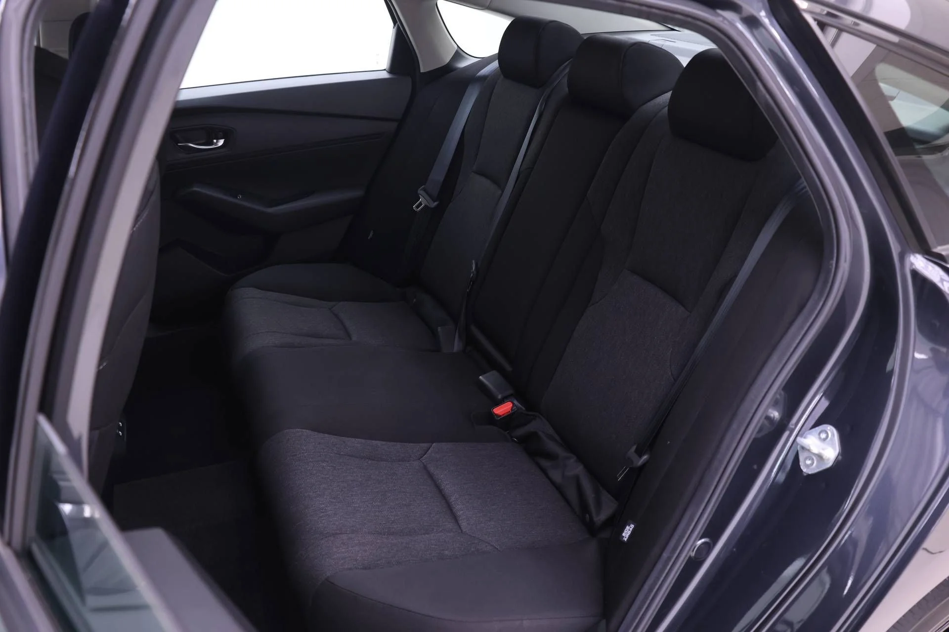Certified Used 2025 Meteorite Gray Metallic Honda SE image 10