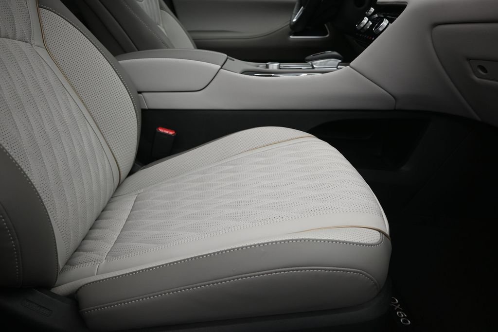 New 2027 2T RAD WHT INFINITI Autograph AWD image 26