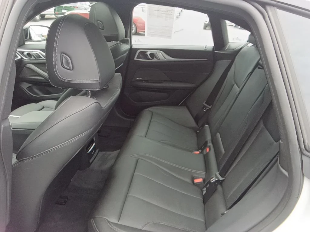 Certified Used 2025 Mineral White Metallic BMW xDrive40 image 25