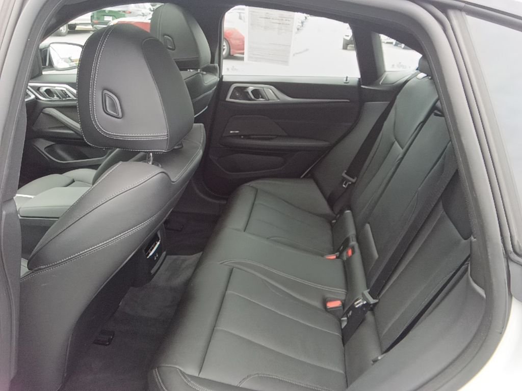 Certified Used 2025 Mineral White Metallic BMW xDrive40 image 25