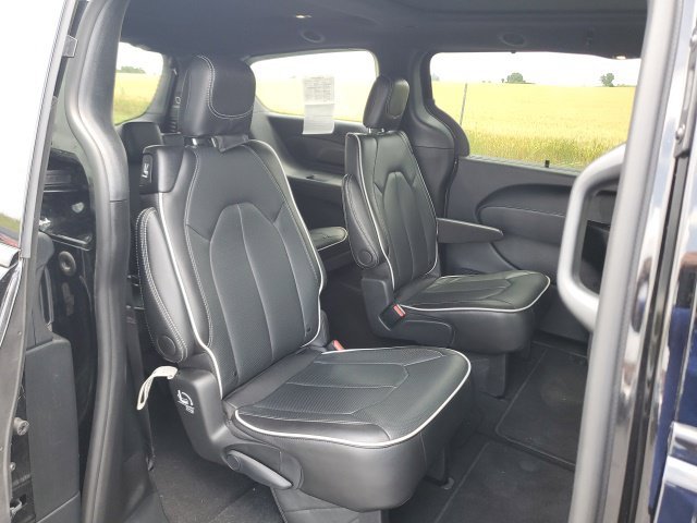 Used 2026 Black Chrysler Limited image 23