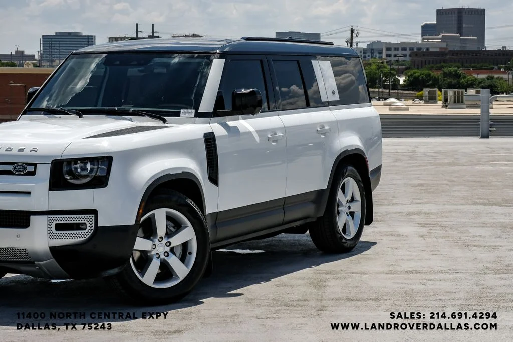 Used 2024 Fuji White Land Rover S image 4
