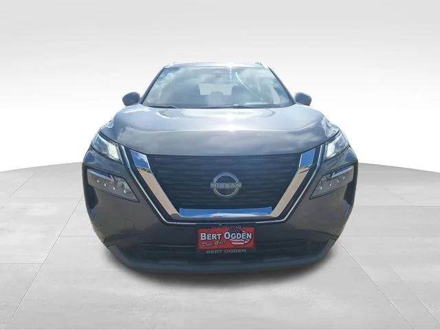 Used 2023 Gray Nissan SV image 2