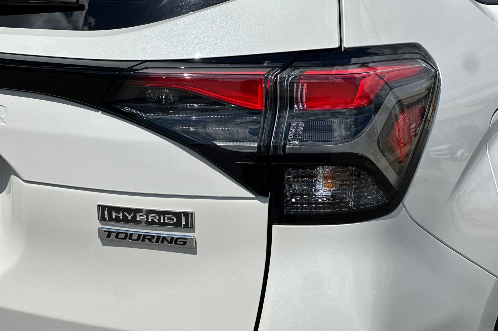 Used 2025 White Subaru Touring image 28