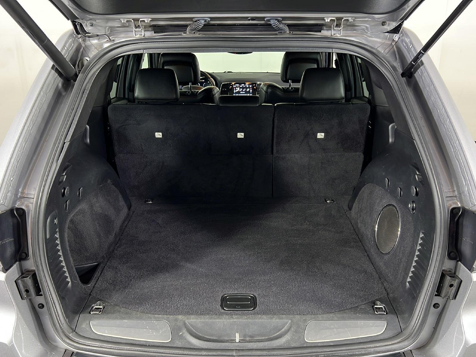 Used 2020 Billet Silver Metallic Clearcoat Jeep Trailhawk image 23