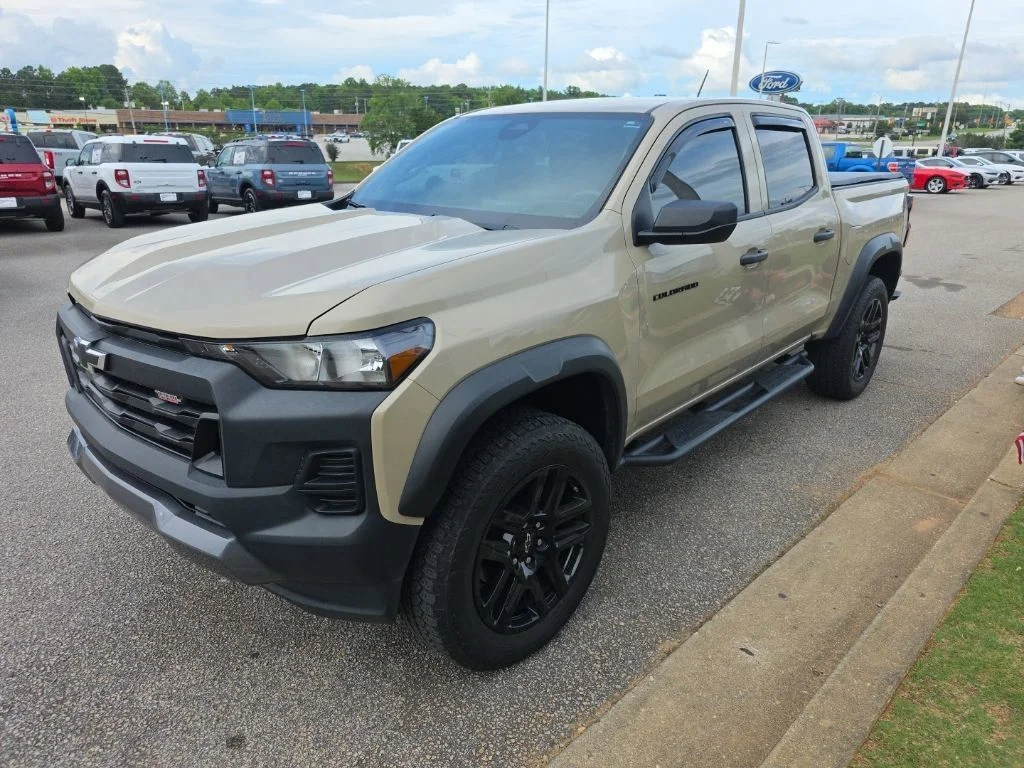 2023 Chevrolet Colorado 4WD Trail Boss Crew Cab Short Box's photo