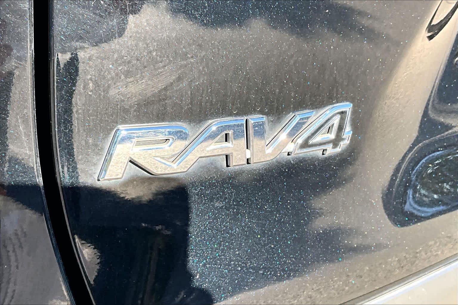 Used 2019 Midnight Black Metallic Toyota LE image 30