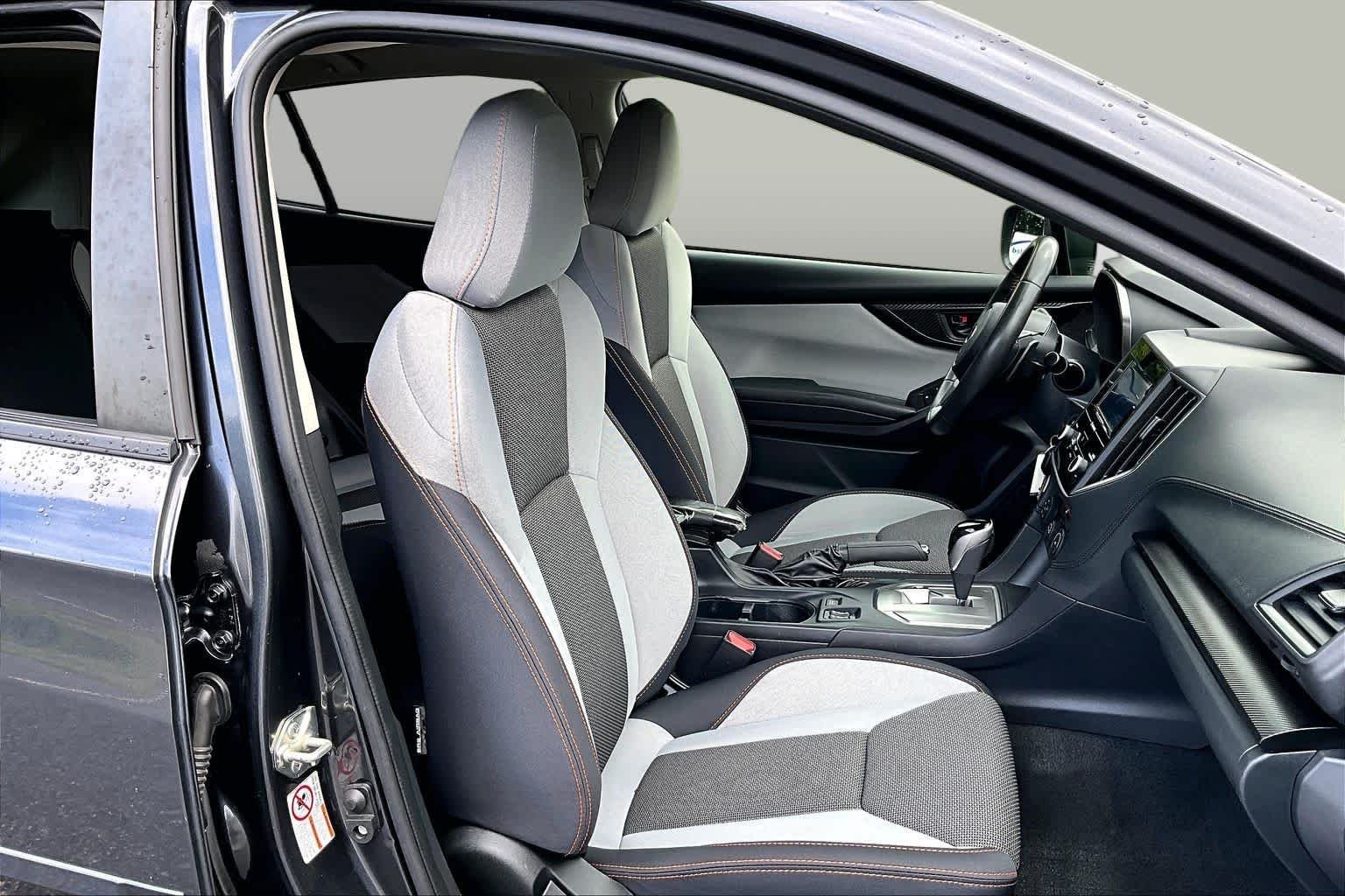 Used 2018 Dark Gray Metallic Subaru Premium image 8