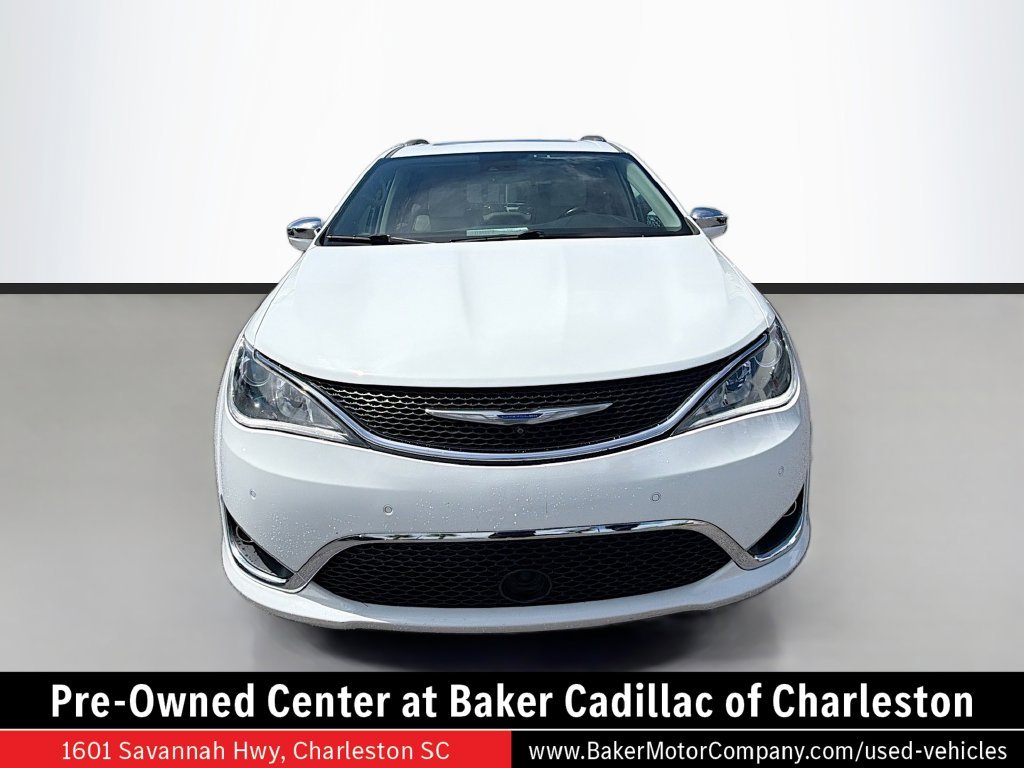 Used 2018 White Chrysler Limited image 2