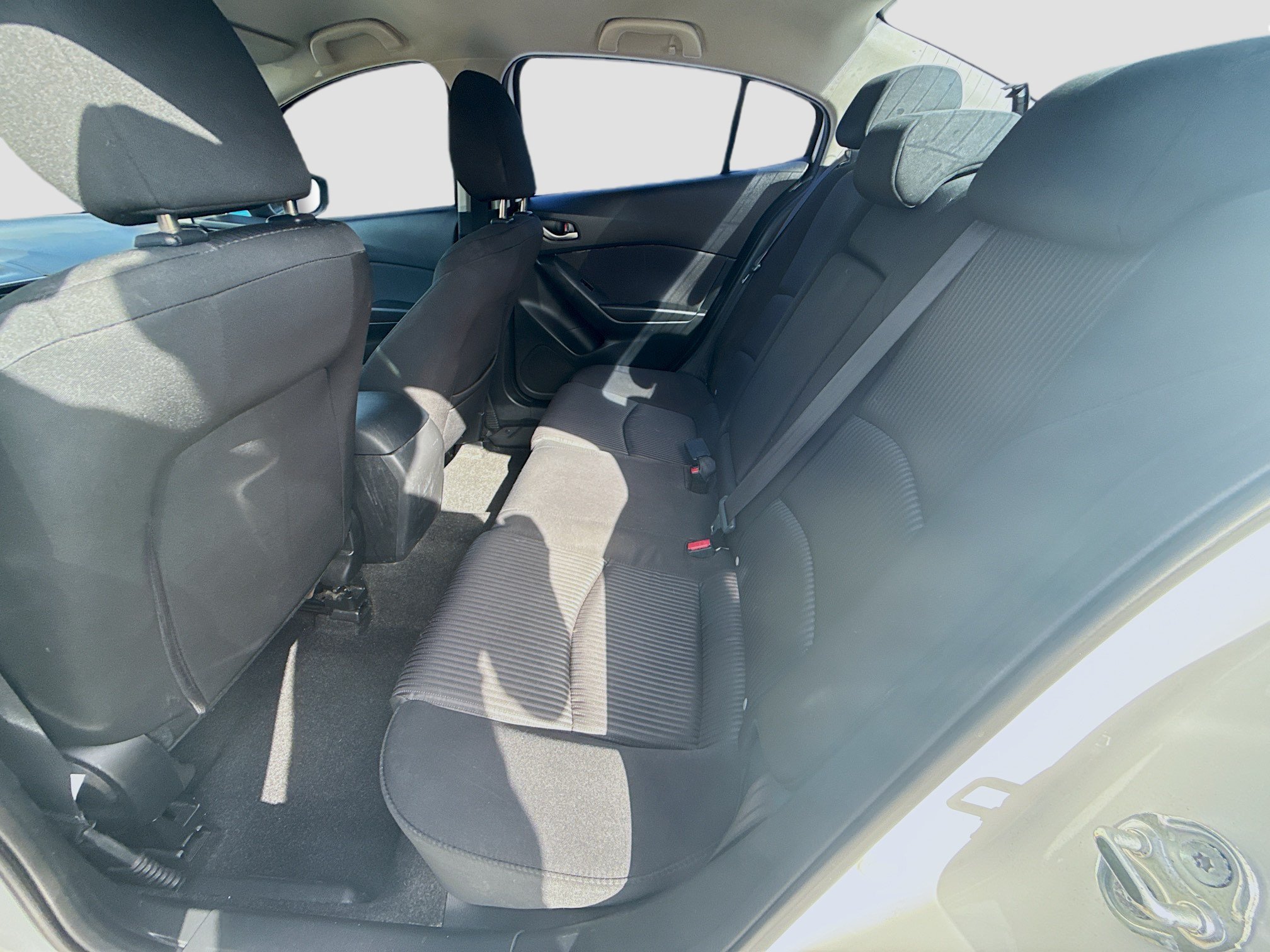 Used 2016 Snowflake White Pearl Mica Mazda i Sport image 22