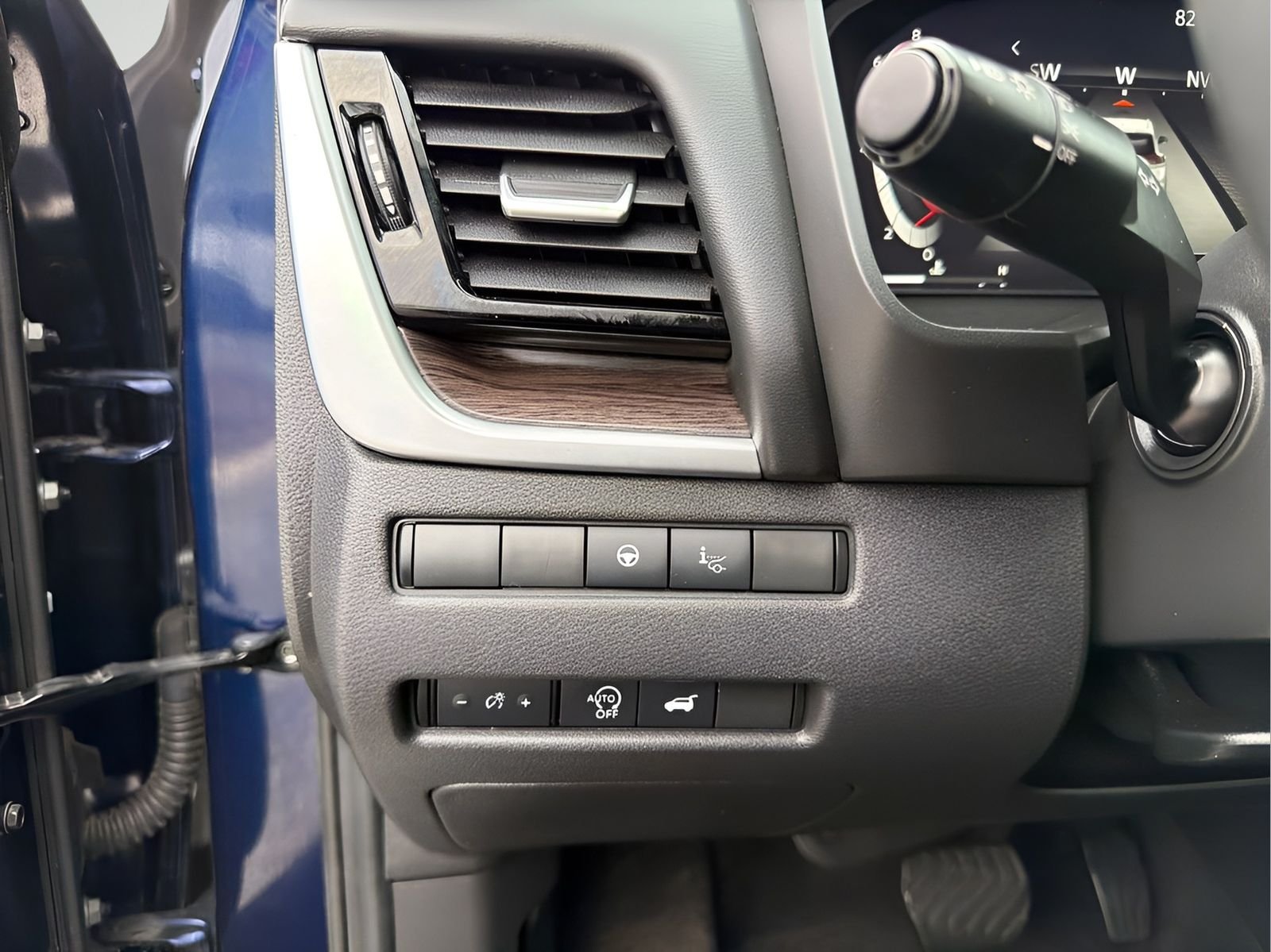 Used 2024 Blue Nissan Platinum image 35