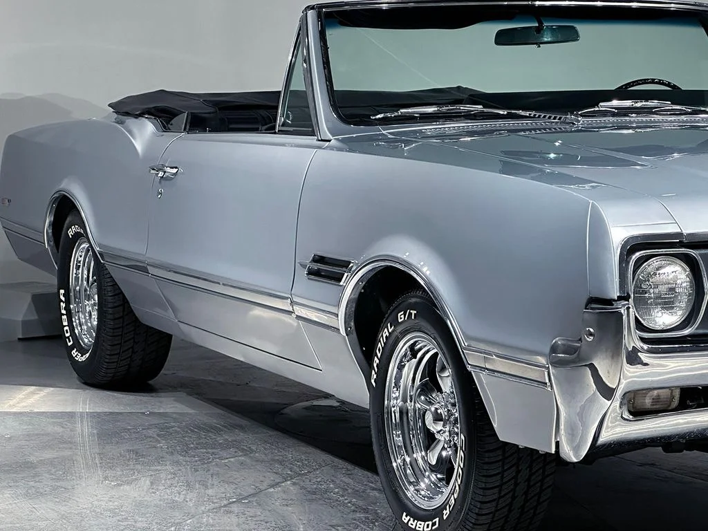 Used 1966 Silver Oldsmobile  image 7