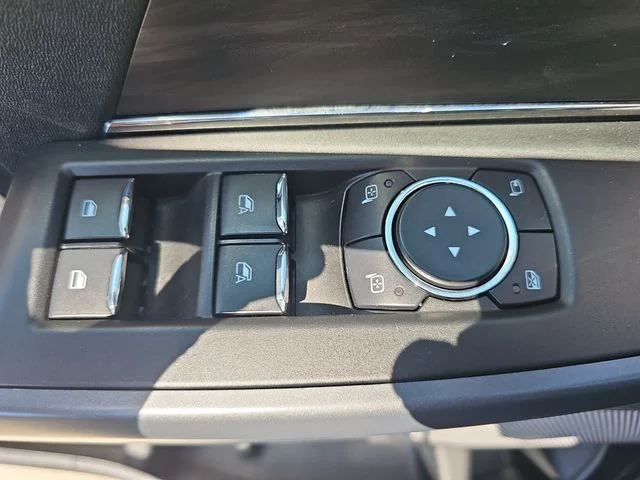 Used 2025 Blue Ford Lariat image 28