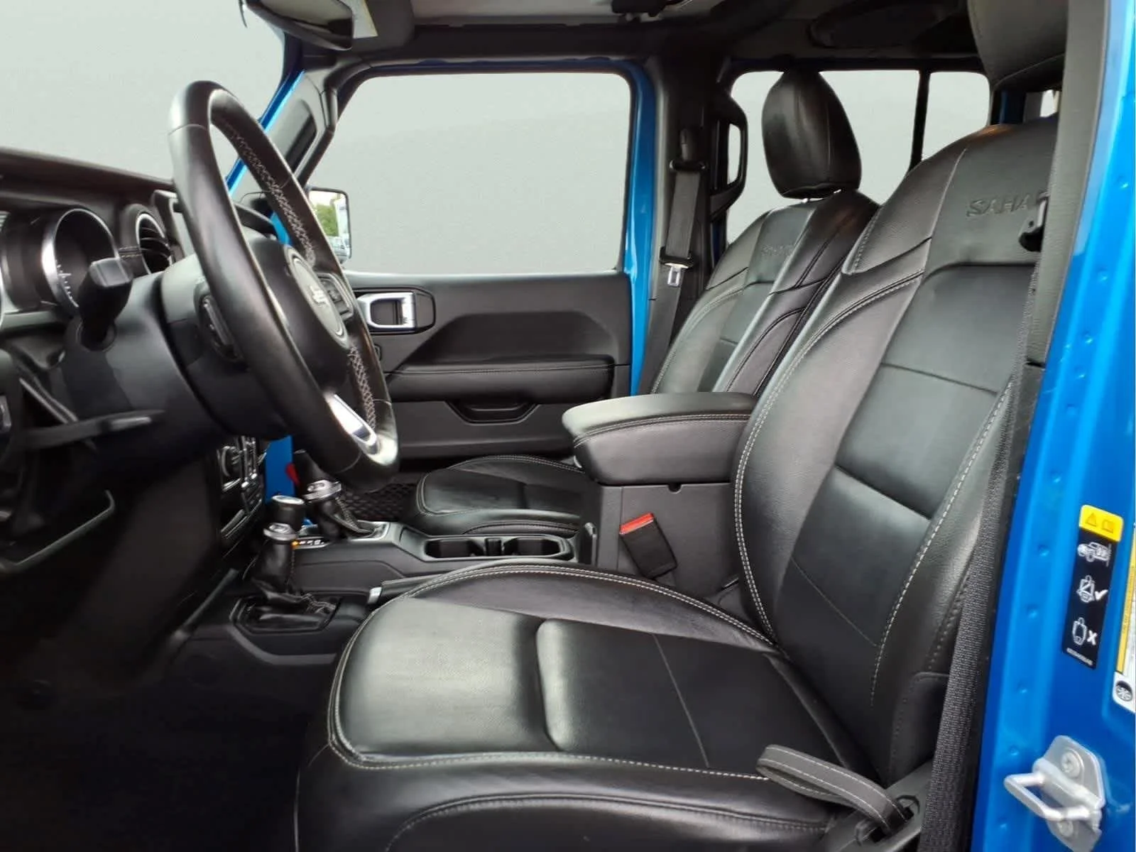 Used 2022 Hydro Blue Pearlcoat Jeep Unlimited Sahara image 15
