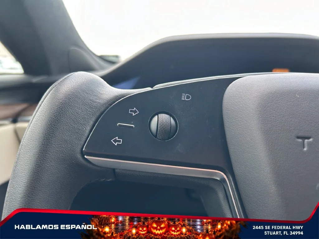 Used 2022  Tesla AWD image 24