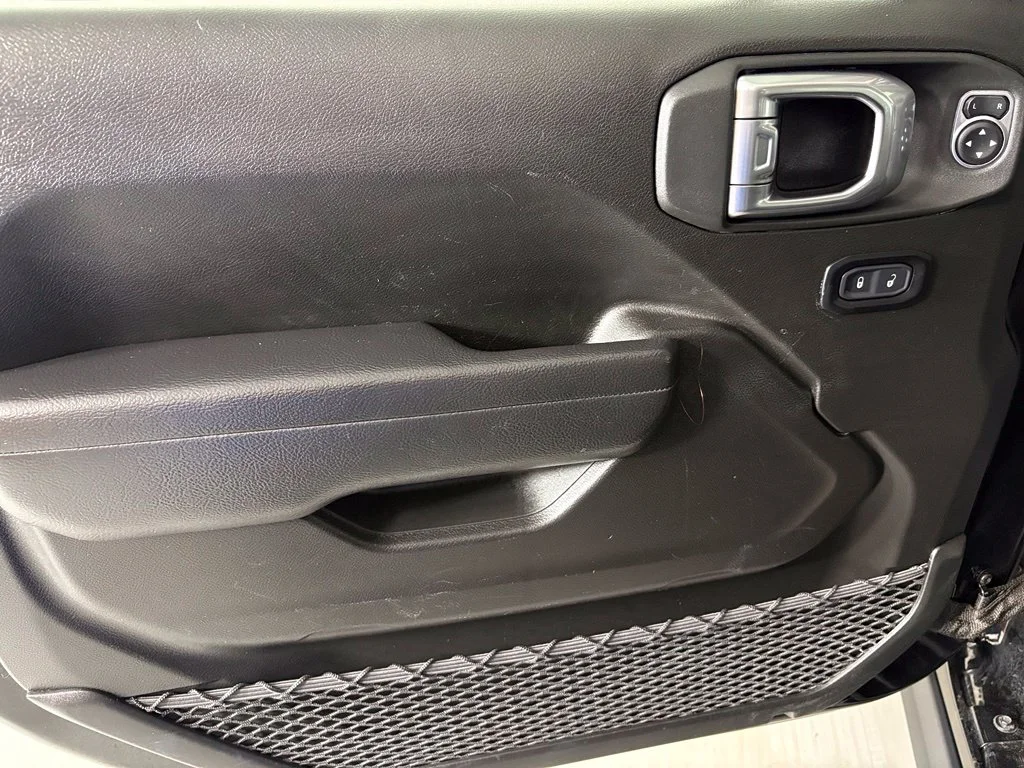Used 2025 Black Jeep Rubicon image 14
