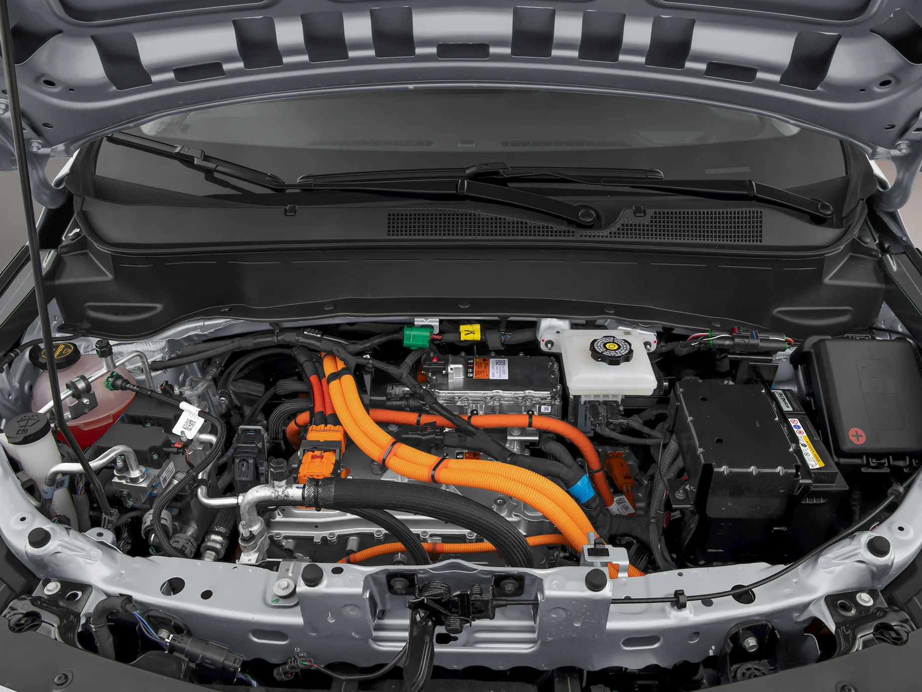 New 2027 White Chevrolet FWD 4dr LT image 6