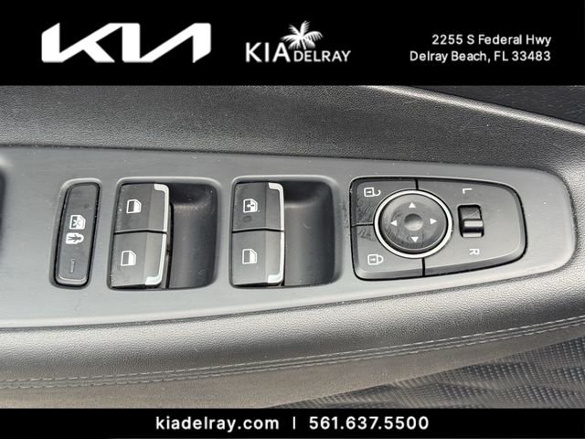 Used 2023 Silver Hyundai SE image 14