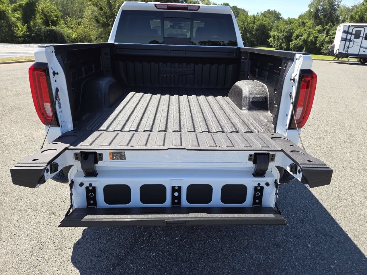 New 2026 Summit White GMC SLT image 23