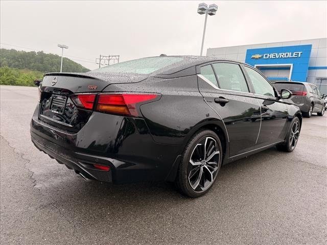Used 2024 Super Black Nissan 2.5 SR image 5