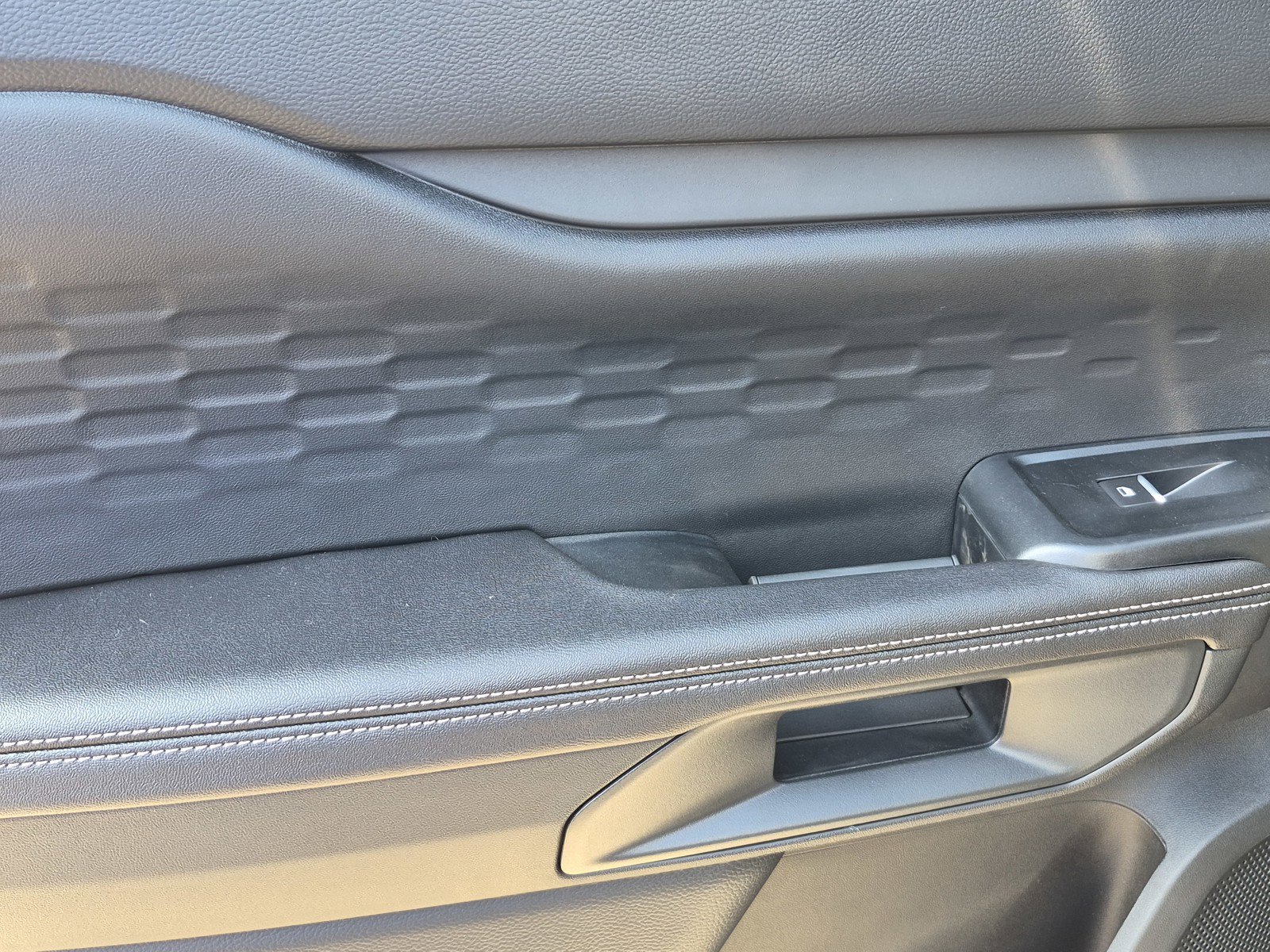 New 2026 Carbonized Gray Metallic Ford XLT image 21
