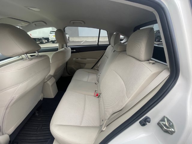 Used 2013 Satin White Pearl Subaru 2.0i Premium image 11