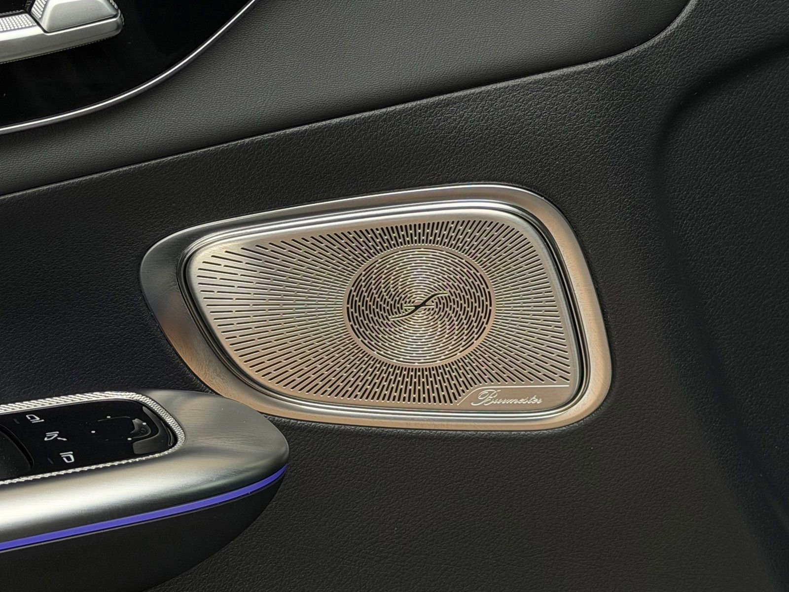 New 2026 MANUFAKTUR Alpine Grey Mercedes-Benz AMG® GLC 43 4MATIC® Coupe image 39