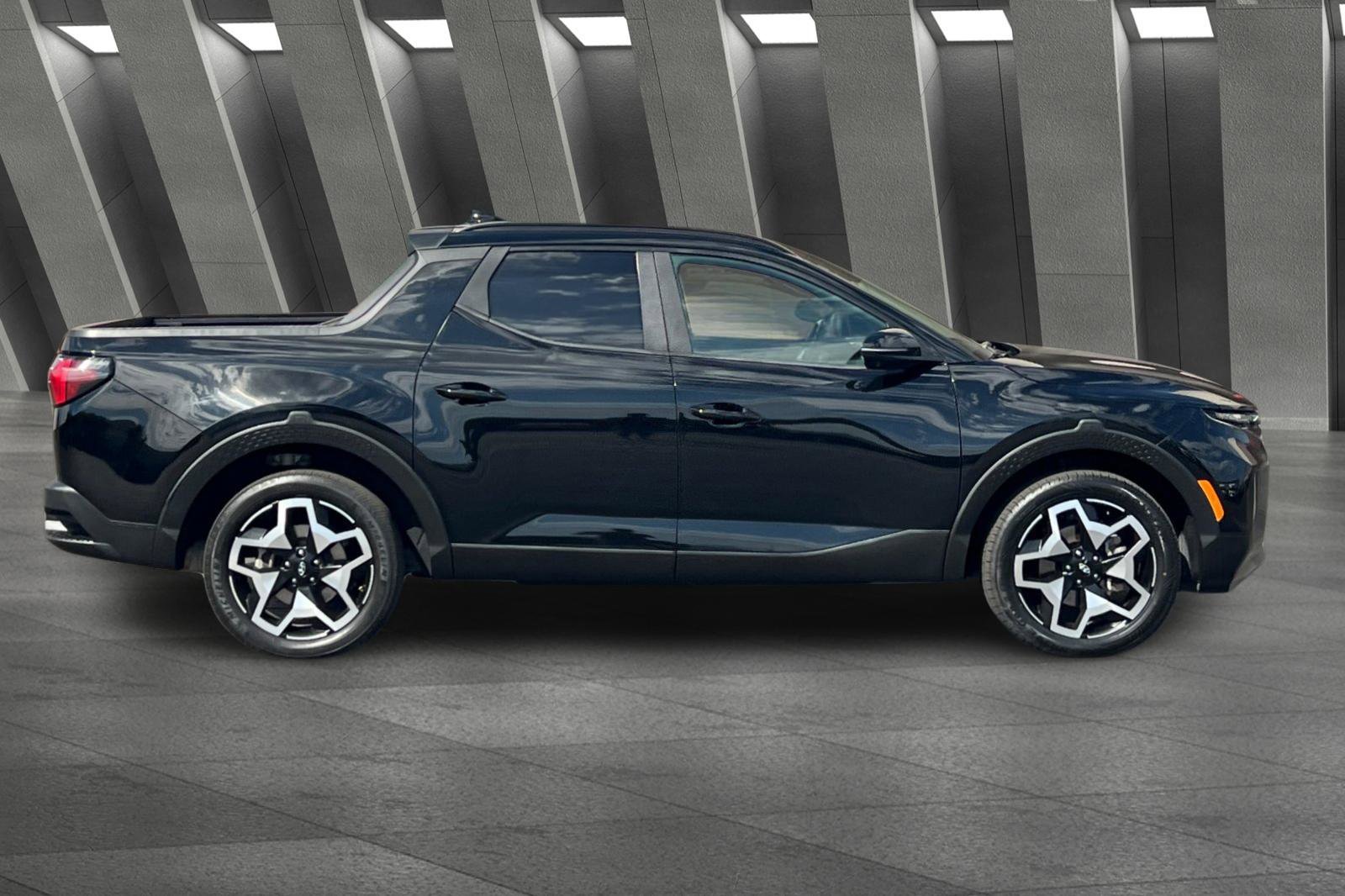 2022 Hyundai Santa Cruz Limited photo 2