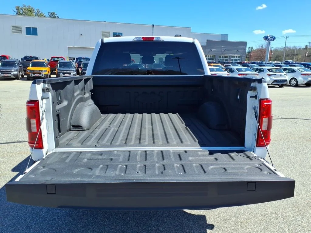 Used 2022 White Ford XLT image 5
