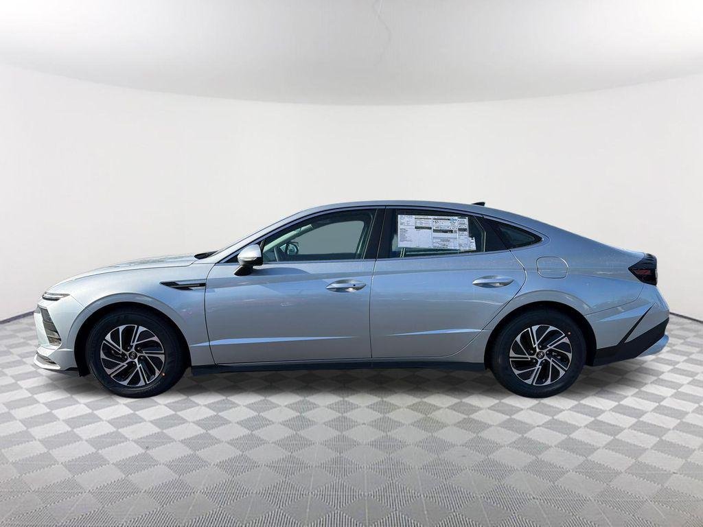 New 2026 Silver Hyundai Blue image 8