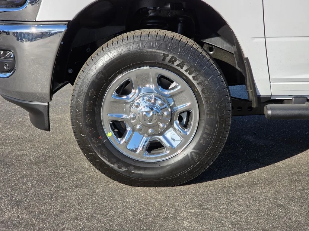 New 2026 Bright White Clear-Coat Exterior Paint RAM Tradesman image 9