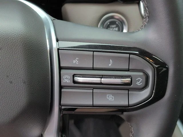 Used 2024 White Chevrolet ZR2 image 19