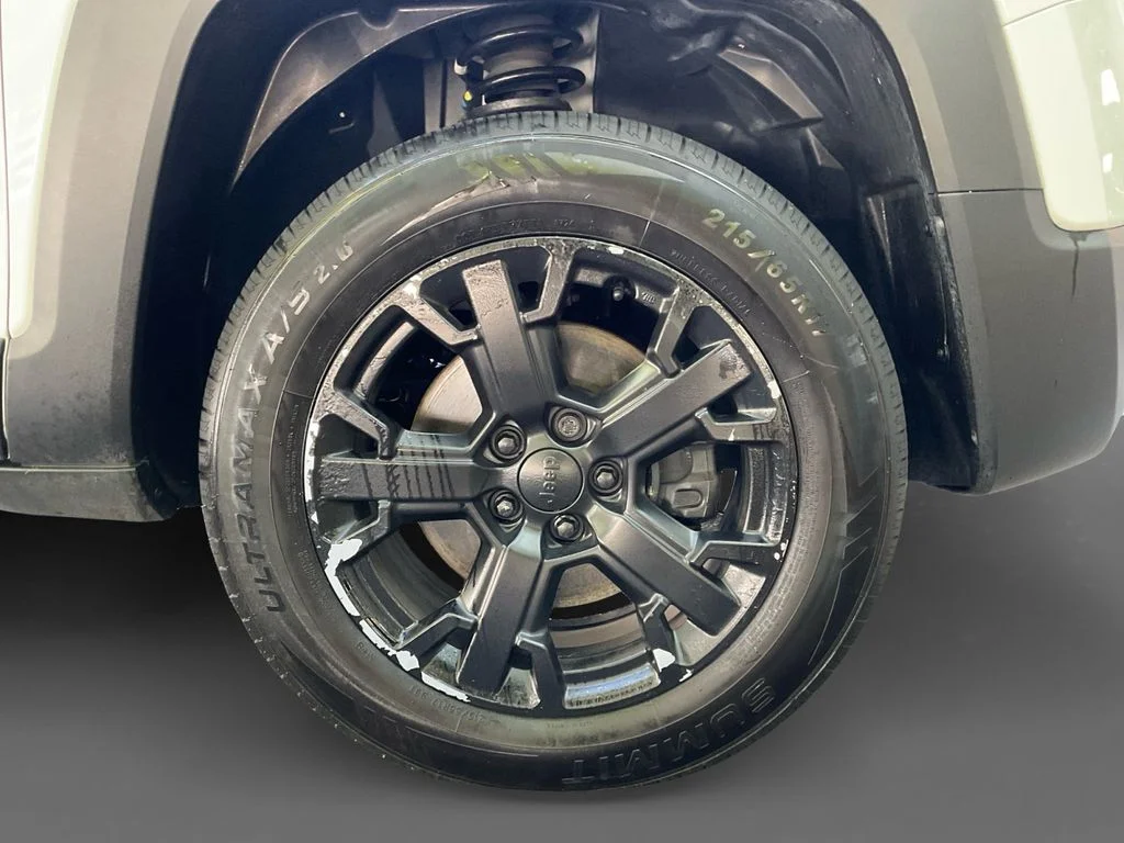 Used 2023 White Jeep Trailhawk image 15